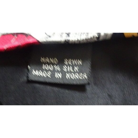 Nicole Miller Wallstreet/Banker Silk Necktie 10" x 4" - Picture 4 of 4